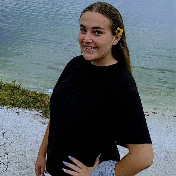 Like to be notified when I go live! ✨💖 - Picture 2 of 5